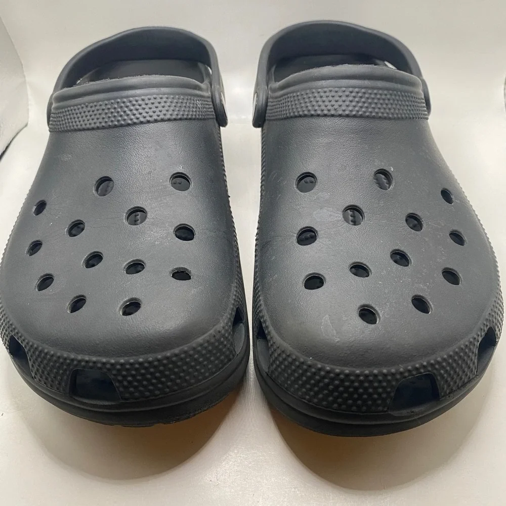 Crocs Classic Clog Mens Size 11 Black Lightweight Water Friendly Comfort Shoes